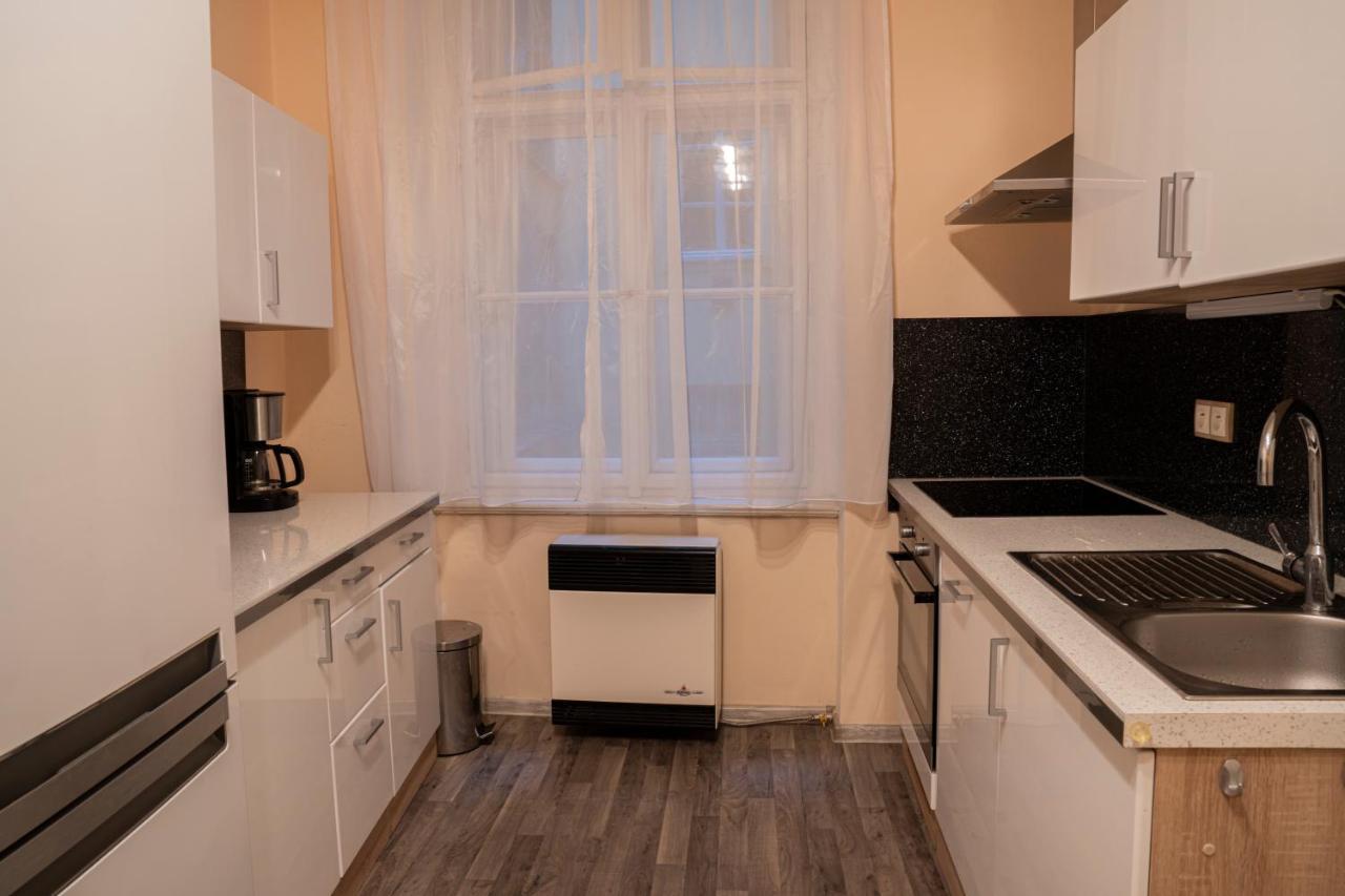 Apartamento Helen Homestay Vaclavske Namesti *