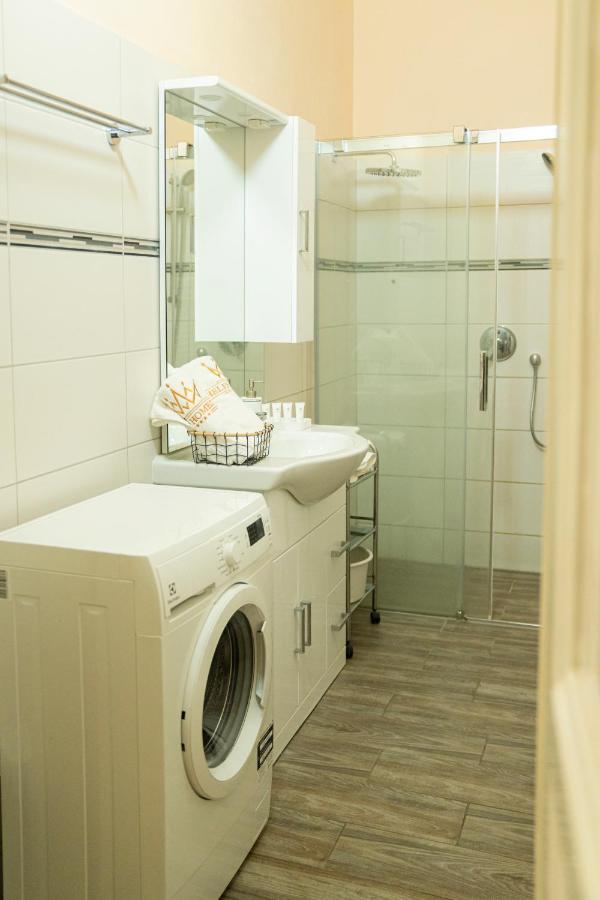 Helen Homestay Vaclavske Namesti Apartamento Praga